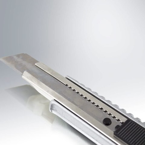 Zestaw 10 sztuk nożyków aluminiowych do cięcia + 30 sztuk wymiennych ostrz
